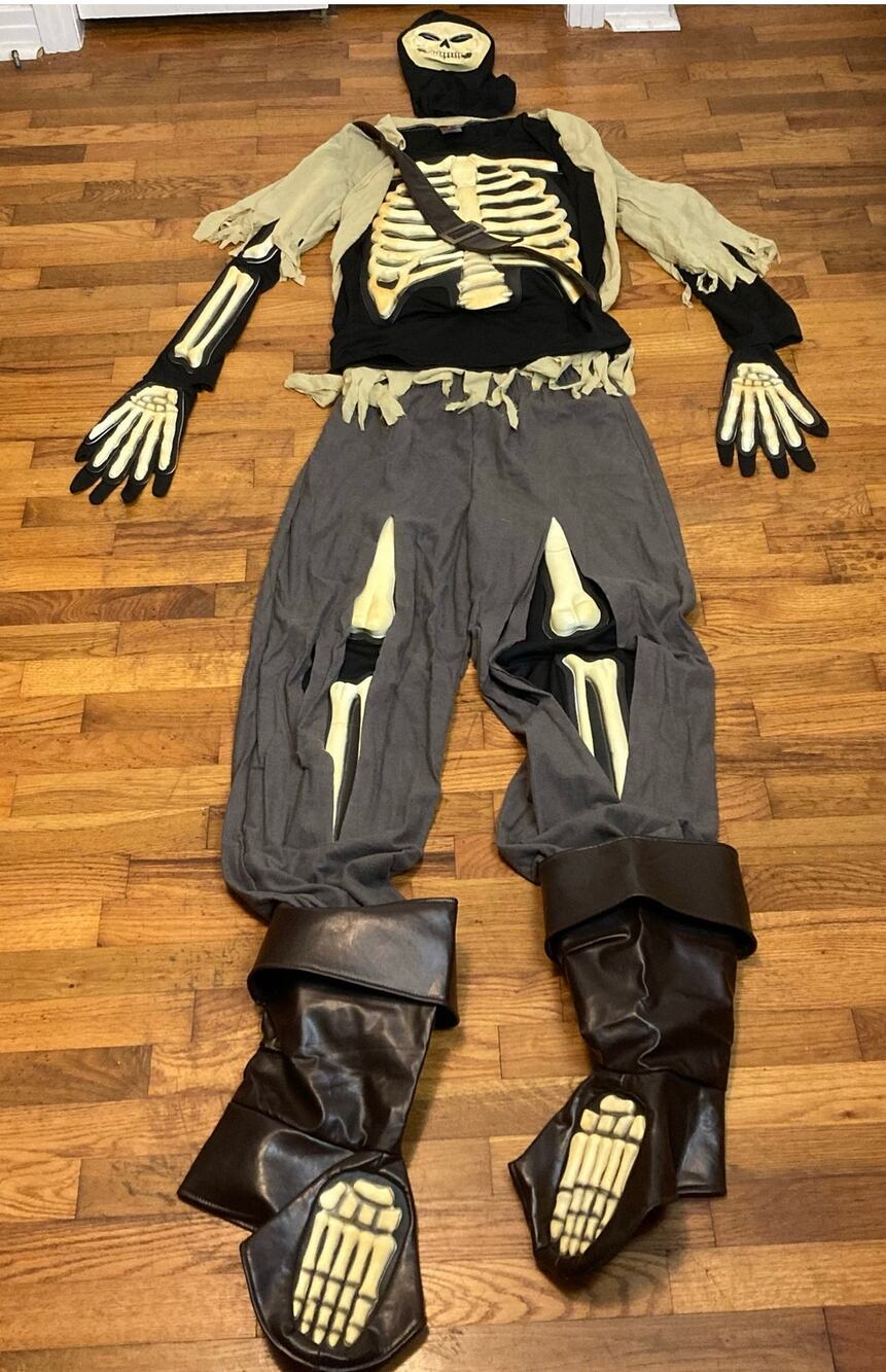 Disney Store Pirates of the Caribbean Boney Jack Sparrow M Glow in Dark Costume